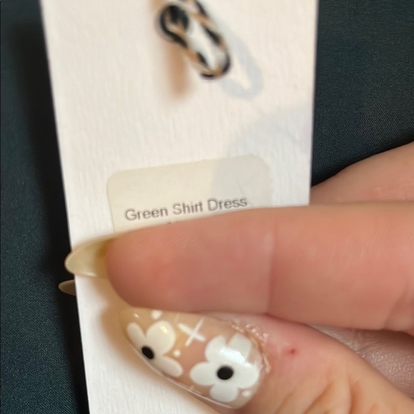 Ellison Green Lightweight Shirt dress for Versatile Style - Picture 8 of 10